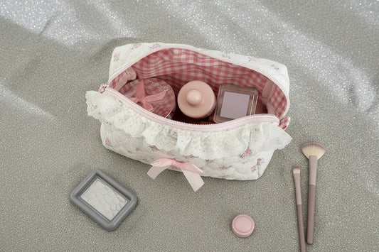 Dainty Floral & Lace Makeup Bag